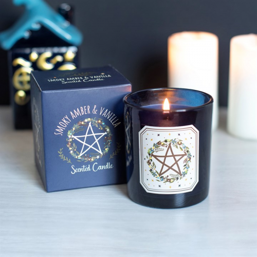 Solstice Wreath Smoky Amber & Vanilla Candle Solstice Wreath Smoky Amber & Vanilla Candle
